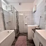 Aqua Apartmanok * Pecs