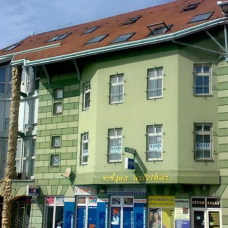 アパート Aqua ペーチ