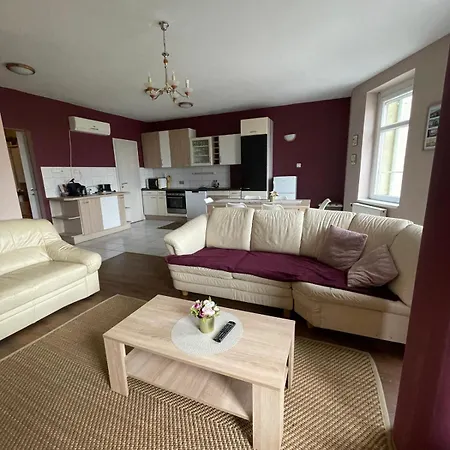 アパート Aqua ペーチ